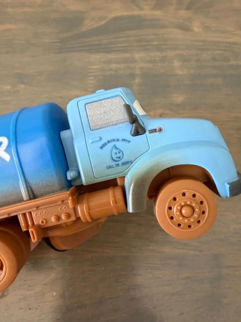 Disney Pixar Cars 3 Crazy 8 Crashers Mr. Drippy Water Truck Plastic